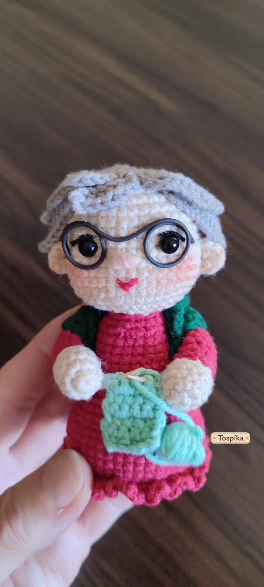 Dekoratif amaçlı amigurumi tekniği ile hazırlanmıştır