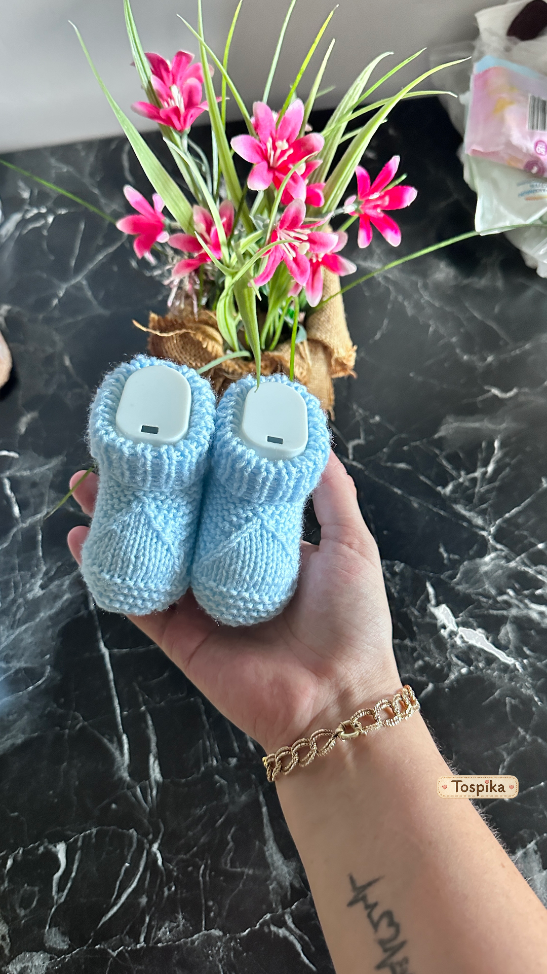 Handgestrickte Babyschuhe