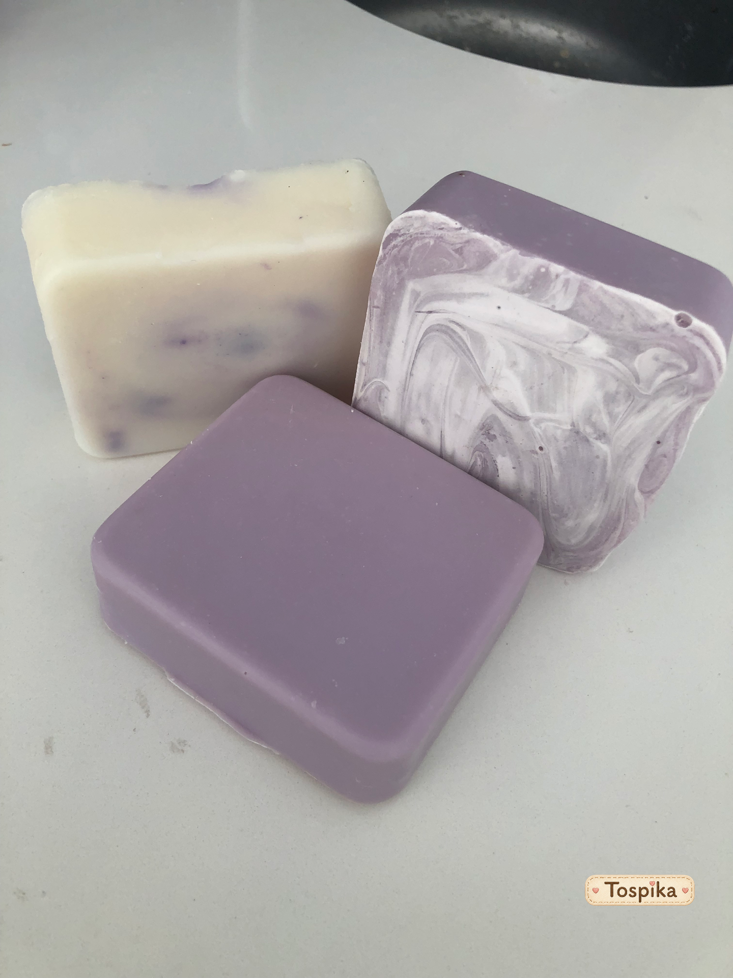 HANDMADE LAVENDER-SCENTED TALLOW SOAP