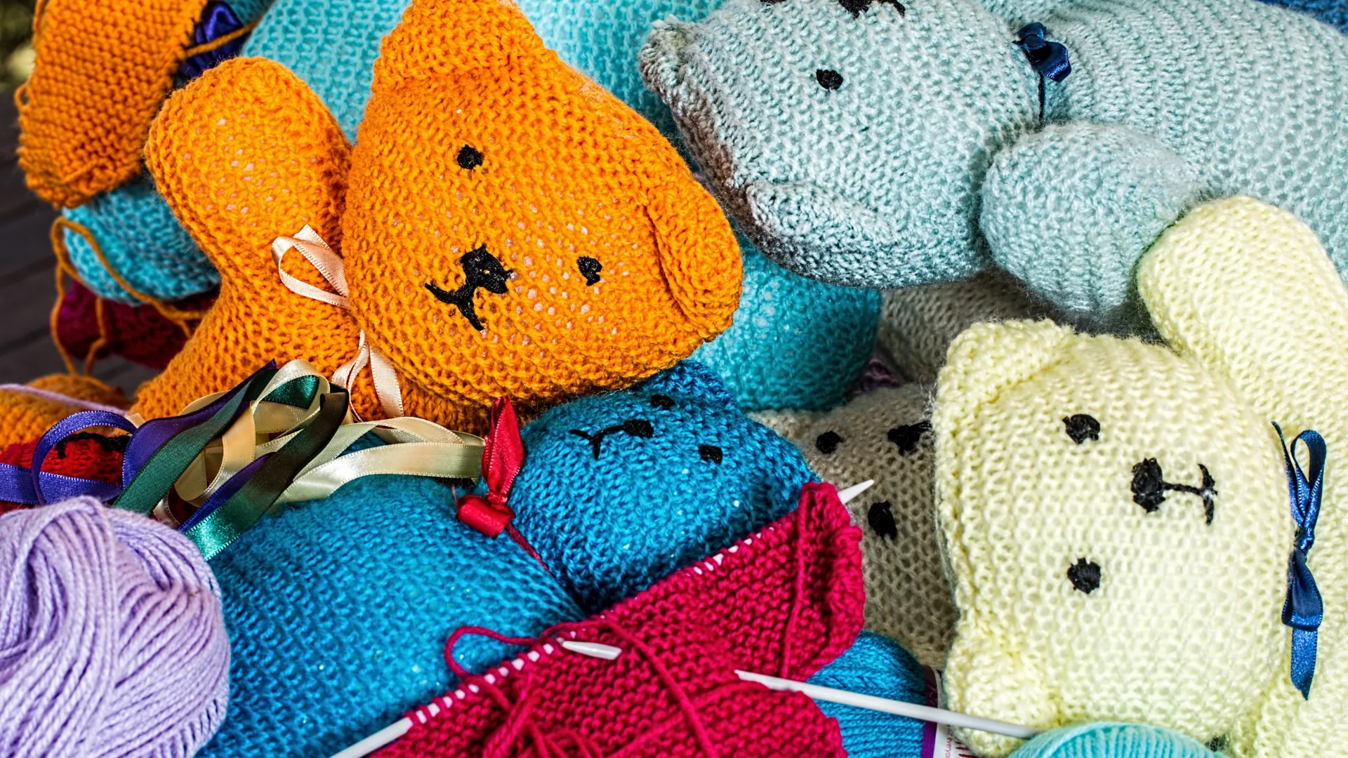 What to Consider When Choosing Wholesale Handmade Textiles